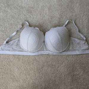 White Lace Victoria's Secret Push Up Bra - 36DDD